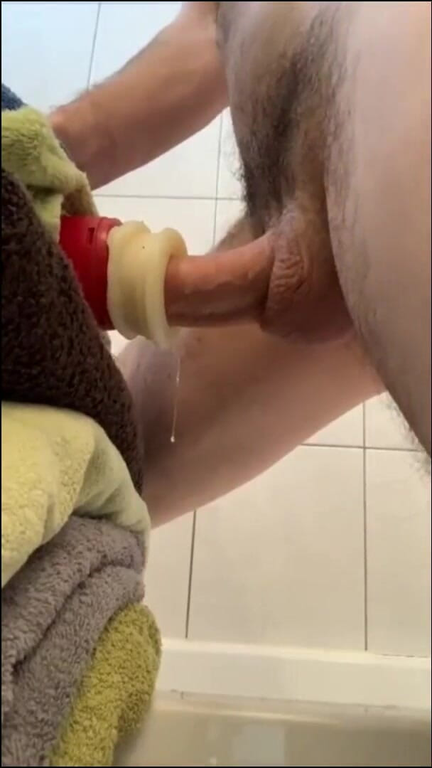qaz11: Masturbación con la mano en cámara - 532