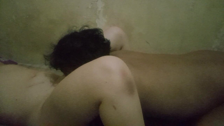 Angelina Pop: 舔男友的阴户直到潮吹