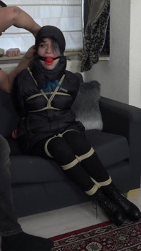 Luna Grey - donsjack bondage HD