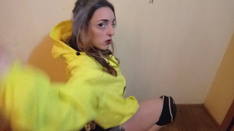 tunoviaputita: Latina s velkým zadkem tančí twerking