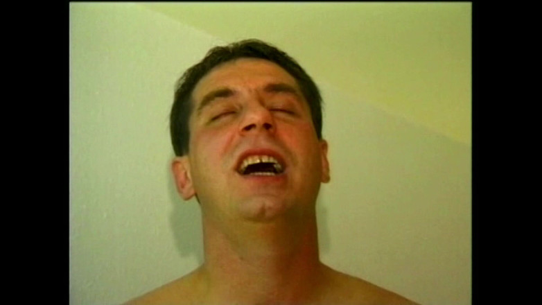 King Of Amateur: Serviço de quarto: O garçom lambe sua boceta peluda e...