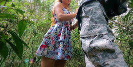 Victoria Smith TV: Seks terlarang berjalan di hutan sama saudara tiriku setelah nyepong...