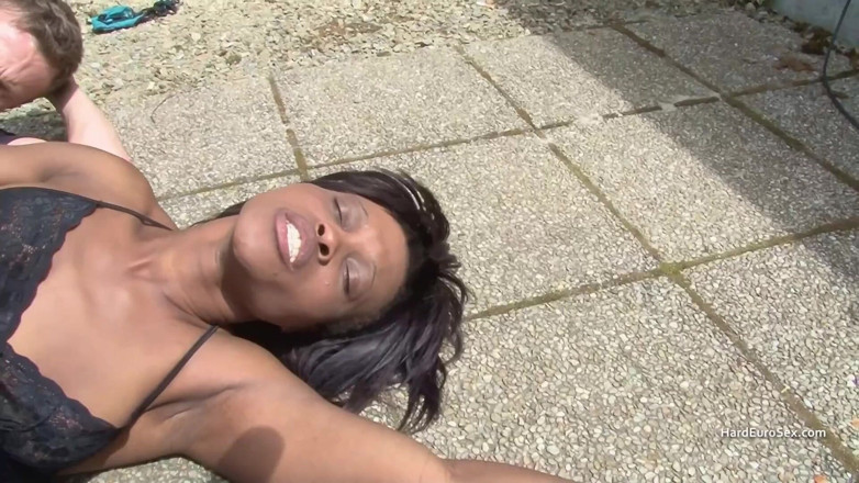 Hard Euro sex: Ebony assfucked hard outdoors in her fishnet stockings