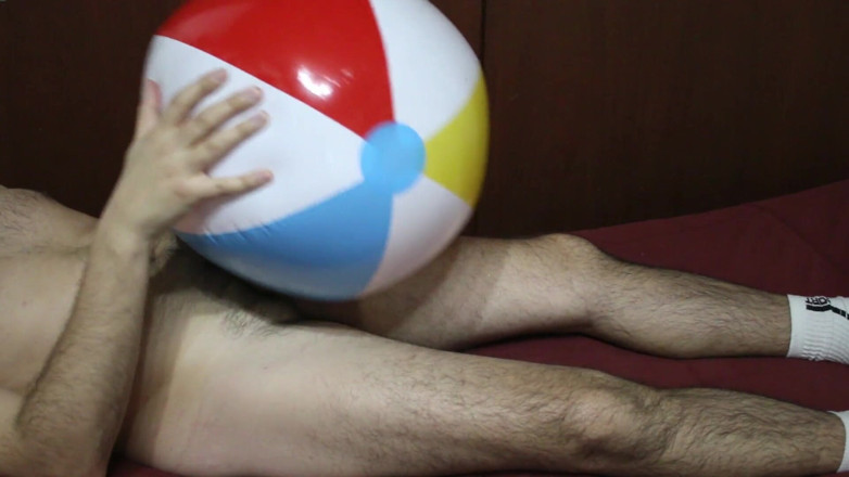 Inflatable Lovers: Classic beachball
