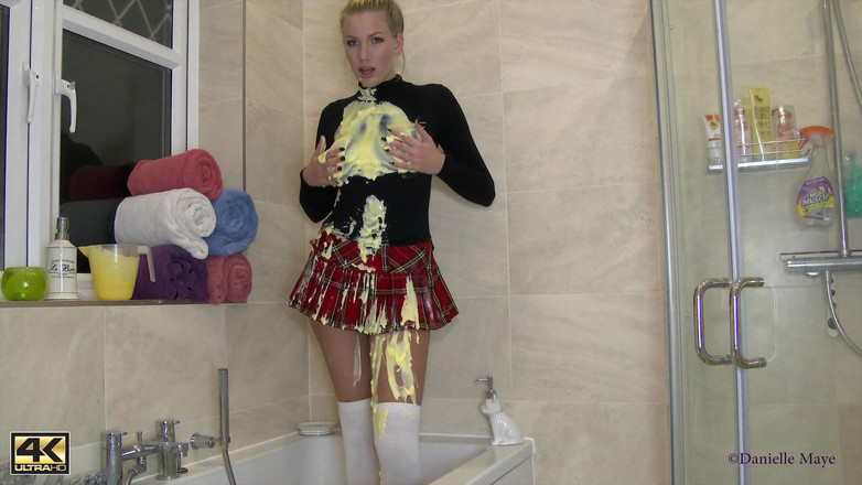 Danielle Maye: Studentka custard 4K