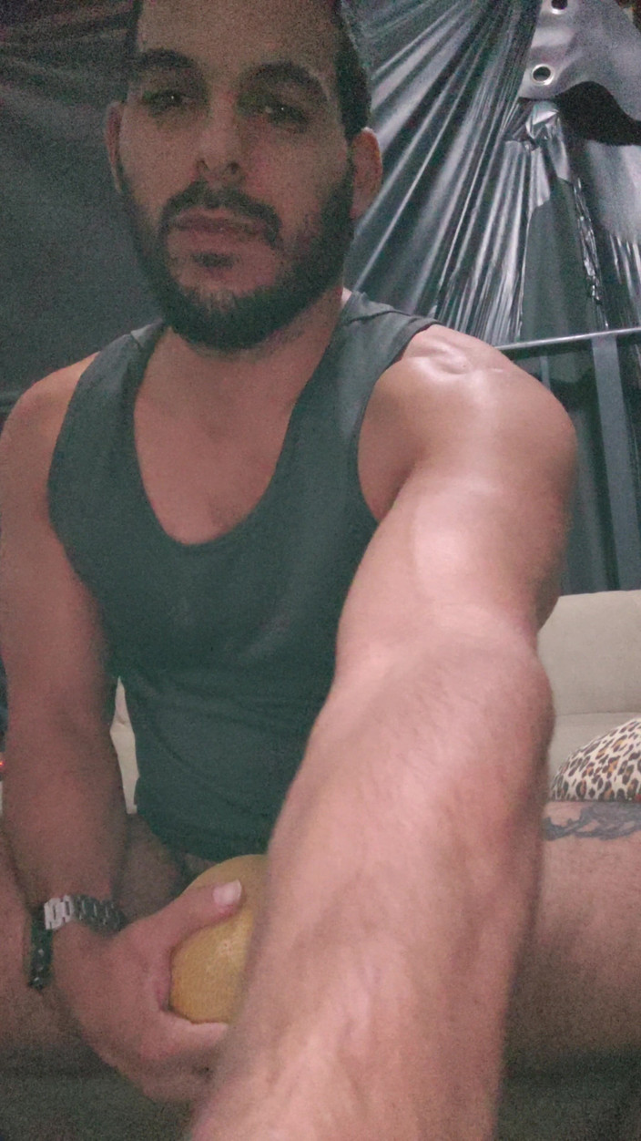 Grayalpha: Voedselfetisj neuk de meloen zo gek dat ik je keel...