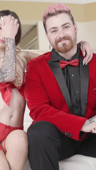 A tutta potenza con Logan Xander, Valerica Steele