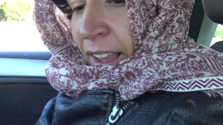 Souzan Halabi: Алжирська повія показує свою волохату пизду старшому чоловікові