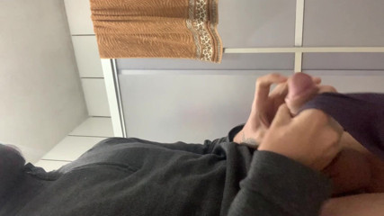 Neitan Safado: Saya menjumpai sepasang seluar dalam di bilik mandi dan bermain...