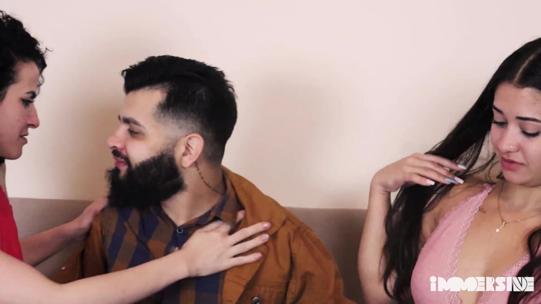 Lady Snow Brasil: สองสาวสุดน่ารักใน threesome ครั้งแรกของพวกเธอ