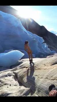 Do You Want to See How This Spontaneous Glacier Photo-shooting Turned Out?