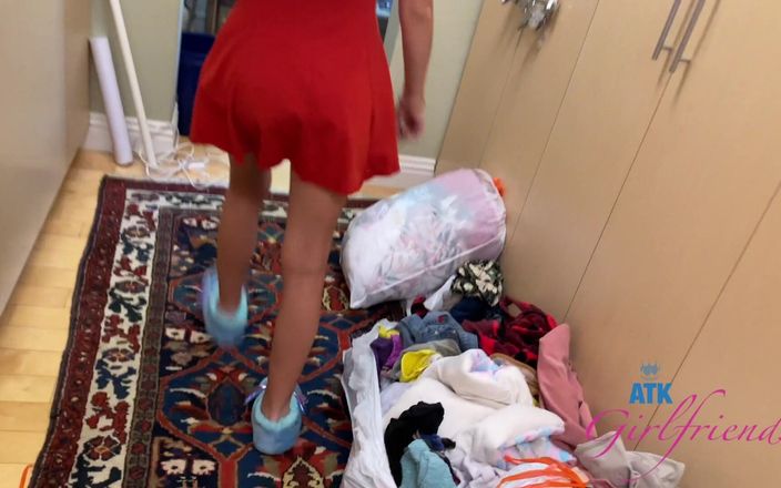 ATK Girlfriends: Vacanță virtuală