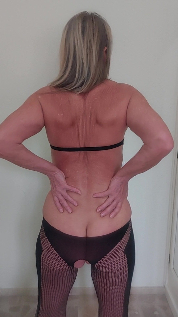 martinawest: Volwassen Vrouw in Zwarte Lingerie!