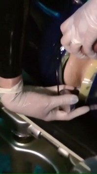 Lady Lilith - enfermée pendant 2 semaines dans un dispositif de chasteté XXS Steelworxx