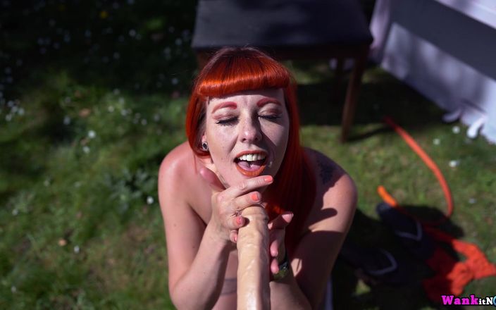 Wank it Now: Auburn Fox Gozando no Jardim: Pt2