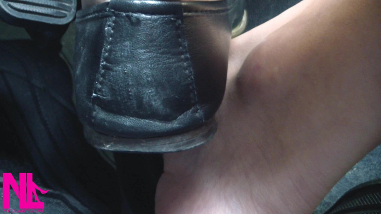 Nyllady: Revving and Driving in Black Leather Flats on Barefeet