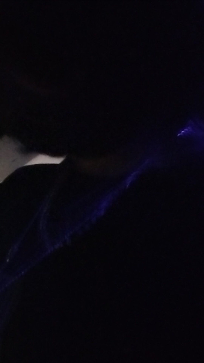 AlexAlejandro13: Vorrei che toccassi i miei testicoli e il mio pene