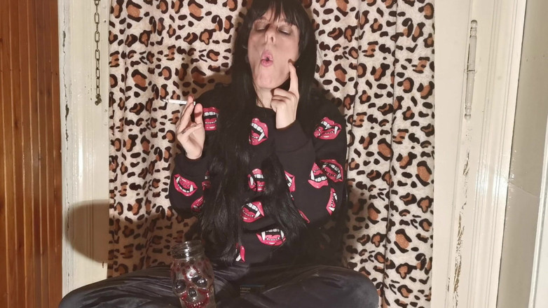 Beth Kinky: Smokint mistress behind the scenes