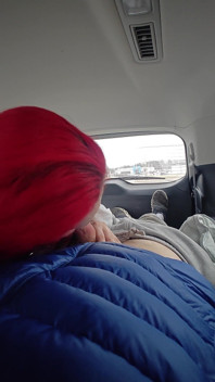 Dicke titten, asiatische amerikanische Sissy-Transen-Falle, von ihrem Papi-Dom auf dem Parkplatz gefickt