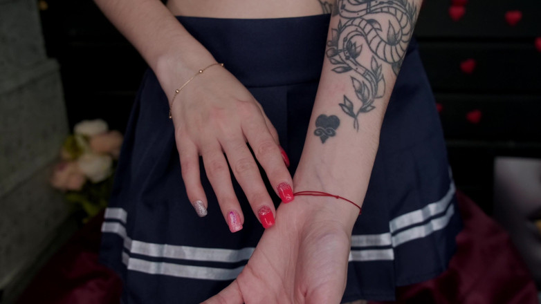 Eva Deva: Hand/aderen fetisj. Aanbid mijn hand ik wil het! pov