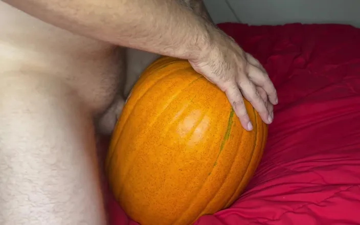 Sizinch: Pumpkin Makes Me Cum Twice!!!