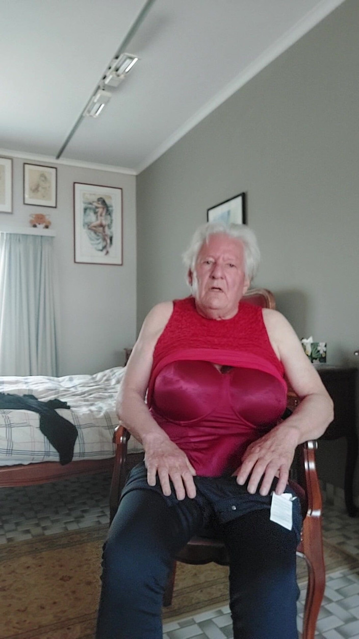 Antoon77: Развлечение в одежде