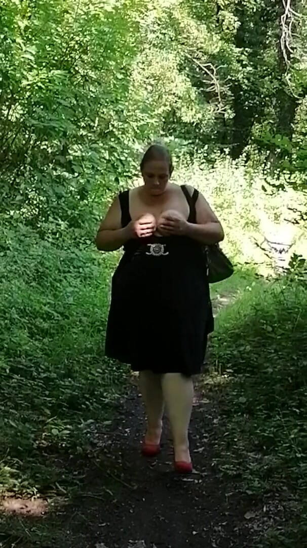 Outdoor in the Forest (Geile Nelle)