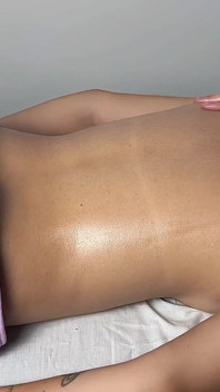 Asmr mát-xa toàn thân sau khi tập luyện