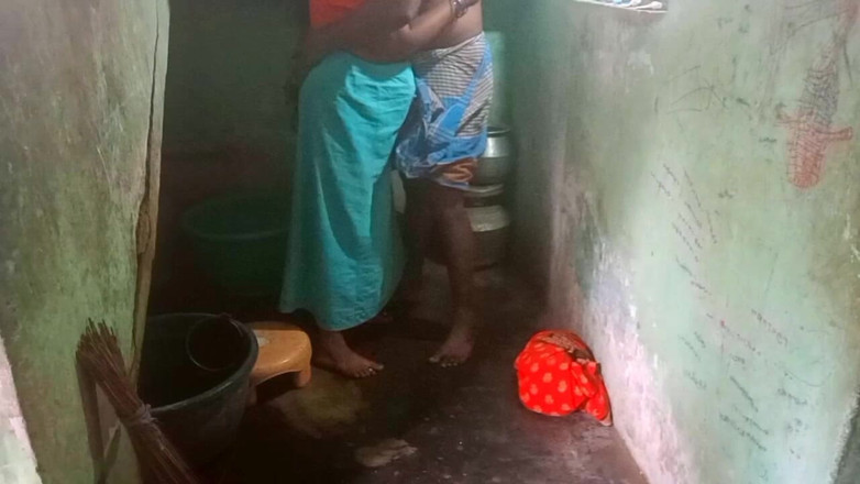 Desi Sathiya: गांव हसबैंड में देसी भारतीय पत्नी की चुदाई