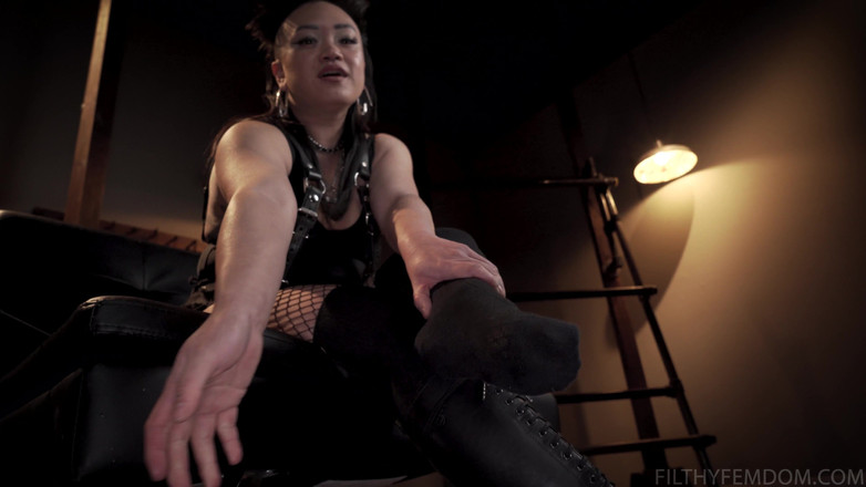 FilthyFemdom: Sporco Piccolo Piede Di Mayhem Con Mayhem