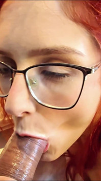 She Knows How to Handle a Cock