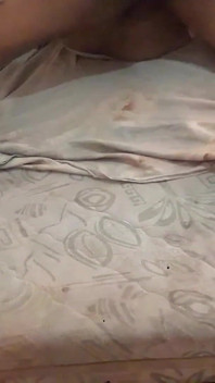 Ma belle-mère surprise en train de me masturber, j’ai fait chanter mon