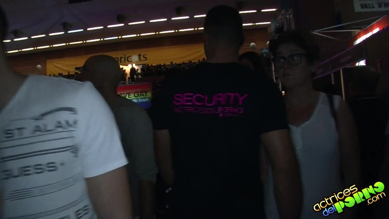 ADP Tube: Fucking among the people of the erotic salon of Barcelona