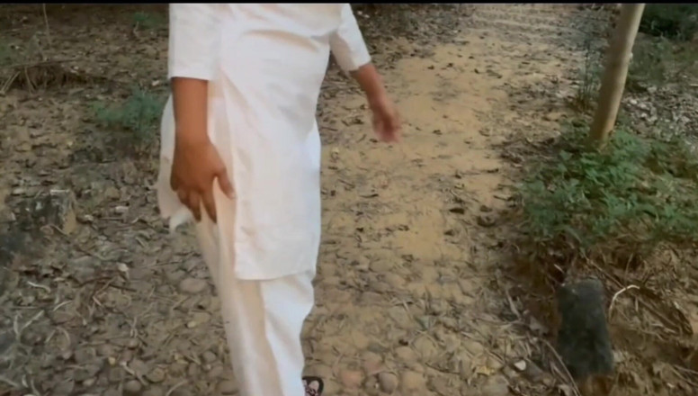 Pihu bhabhi: Indisk by hot college desi flicka knullad i skogen