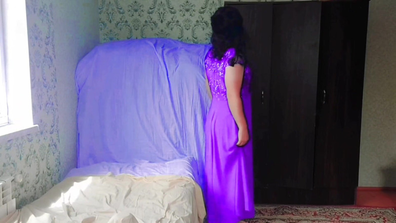 Kitty_Cross: Uimitoare femboy care își expune picioarele în colanți strălucitori