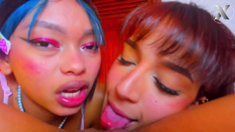 Lesbian Friends: 爆発するまで彼女に舌を