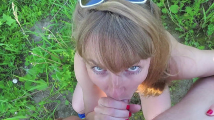 Sasha Bikeyeva: Al aire libre. Mamada al aire libre. Puta rusa en...
