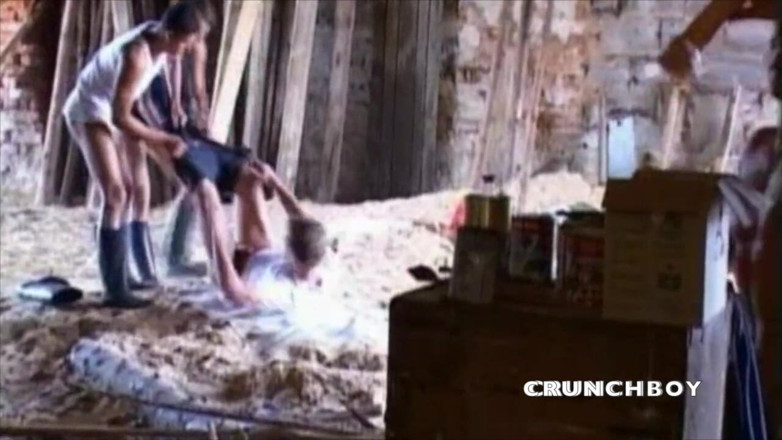 Slut twink used bareback by XXL cock: แก๊งแบงกับชาวนาแท้ๆ ในค่ายกลางแจ้ง