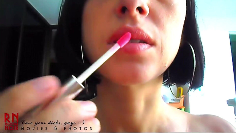 Regina Noir: Lip painting with red lipstick - Sexy lips