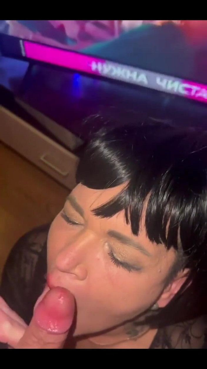 KarmenMilf: Heiße Begegnung Mit Einem Kleinen Jungen, Heißer Blowjob Und Orgasmus...