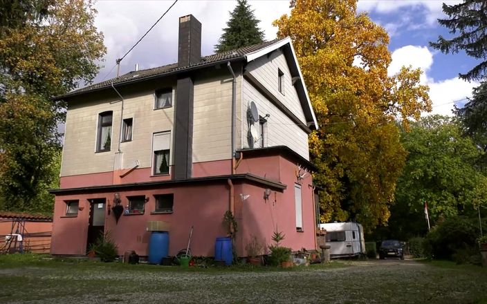 Deutschland Porno X: Tysk flygvärdinna suger 2
