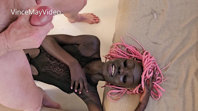 VinceMayVideo: 내 아프리카 친구 Mona Onyxxx를 따먹는 얼굴