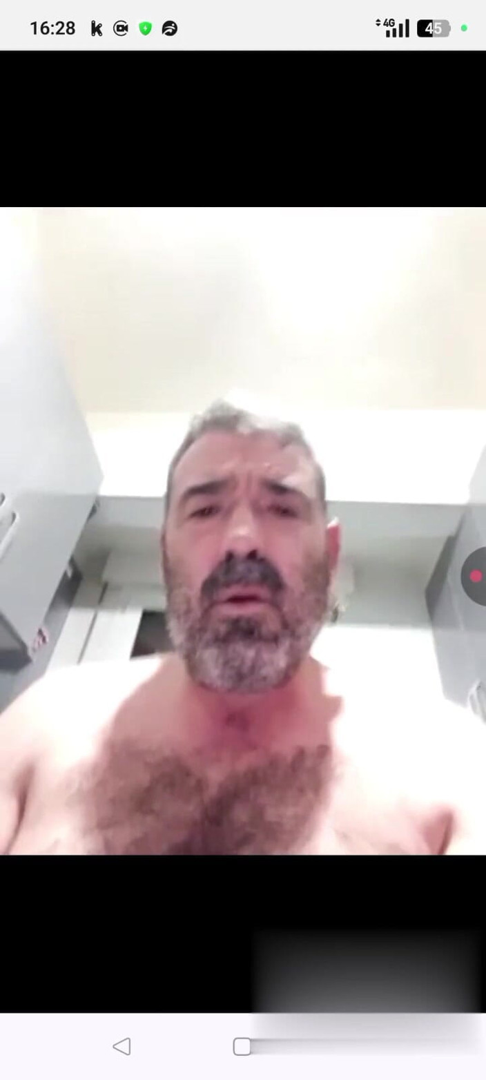 Xauencaliente: Yakışıklı, Olgun Tombul, Büyük Penis Yağı Ve Çok Sert, Yakın Planda...