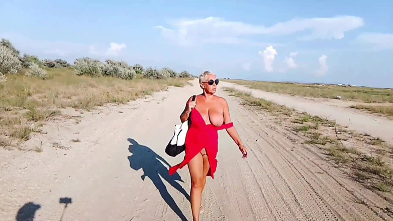 Crazyfamily 1970: Summer with Stepmom at the Sea
