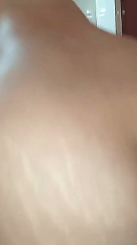 วันที่ลูกพี่ลูกน้องสาวที่อายุน้อยกว่าของเมียฉันถูกเย็ด