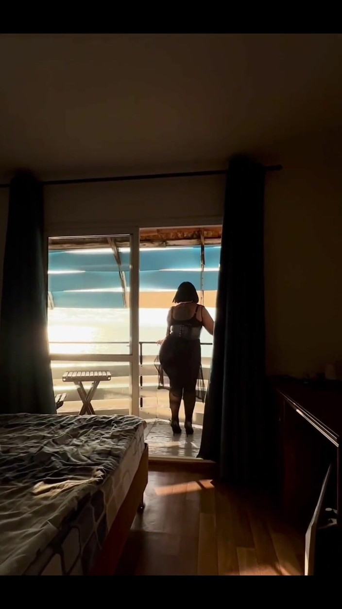 Karmen MILF: Good Morning From the Beach