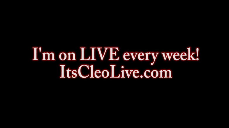 Cleo: За кулисами, посмотрите на Cleo, вылизываю ее киску вверх ногами!