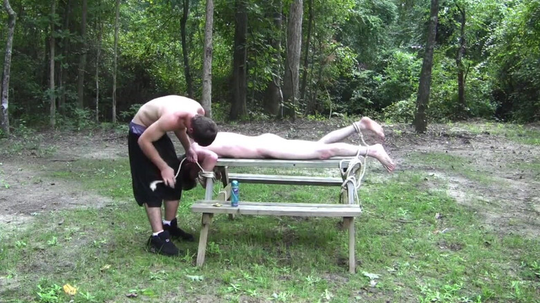 Dream Boy Bondage: Table Topped - Capitolo 2