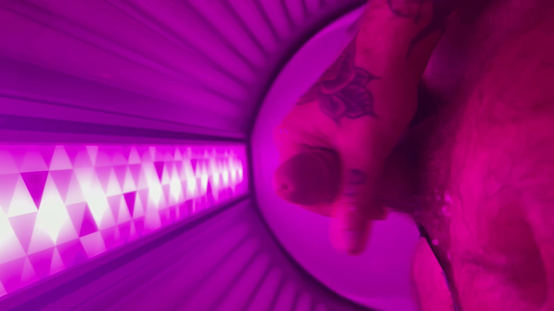 Naughtycub: Horny Whilst in the Sunbed