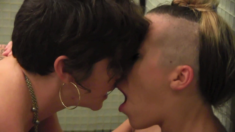 Lezdom Austria: asli lesbiyan jore ne shovar men dildo seks kiya